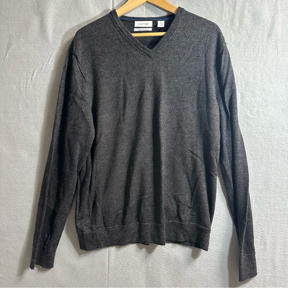 Calvin Klein extra fine merino wool sweater men’s size XL machine washable grey
